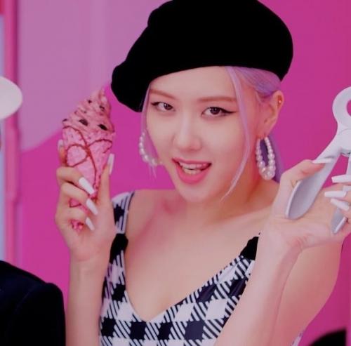 Хейт на дегенератов, которые в большинстве своем мимокрокодилы и даже не блинки, что напустились и заклевали тизер розе к альбому блекпинк. 09 Хейт на дегенератов, которые в большинстве своем мимокрокодилы и даже не блинки, что напустились и заклевали тизер розе к альбому блекпинк. 09
