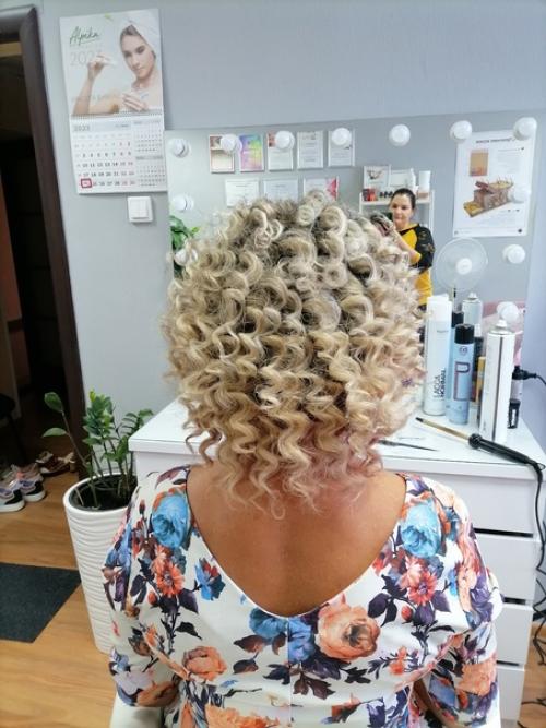 В жизни каждой женщины обязательно происходят важные события, требующие безупречного внешнего вида: свадьбы, юбилеи, торжественные вечера. 03