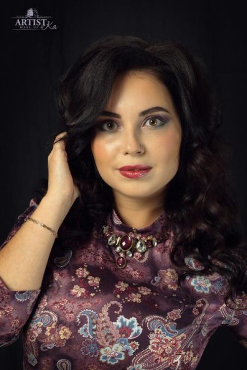 Катя - девушка с обложки, еще одна участница проекта Артистка. 02