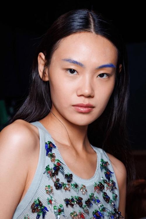 Неделя моды продолжает поражать нас смелыми образами и новыми трендами. 03 Неделя моды продолжает поражать нас смелыми образами и новыми трендами. 03