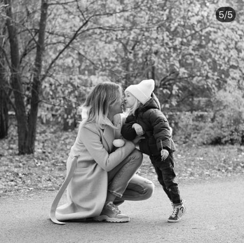 Тольятти.  Мы ищем фотографа на фотосессию мама и дочка. 06