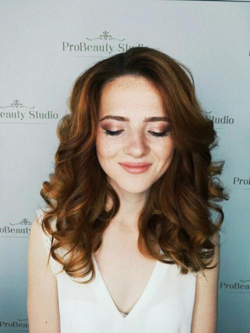 Здравствуйте!  Срочно ищу модель на завтра (20/09/17) в 11: 00 на макияж и причёску. 04