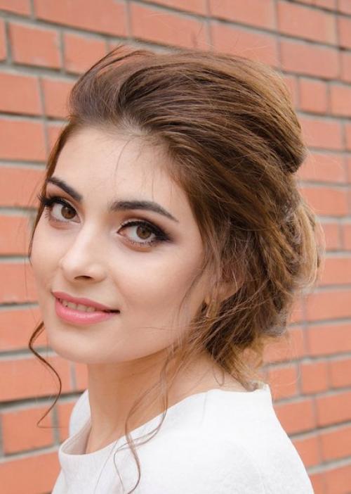 Требуются модели на макияж и прическу, волосы светлые, ниже Лопаток. 01