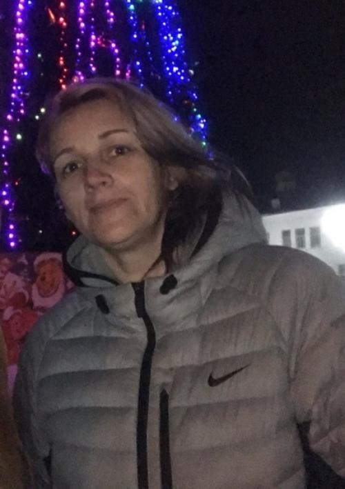 У меня нет потрясающей фигуры, я далеко не модель, но я - это я. я ем много сладкого, вешу чуть больше, чем следовало бы. 01