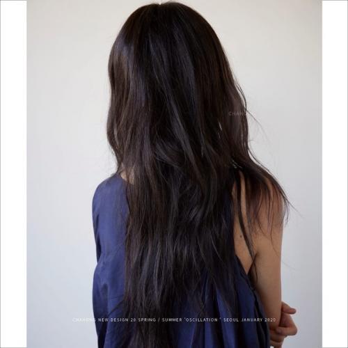 Смузи_Фрэнк.  Корейская академия Chahong Academy представила новую коллекцию стилей причёсок под названием Oscillation на весну - лето 2020. 03