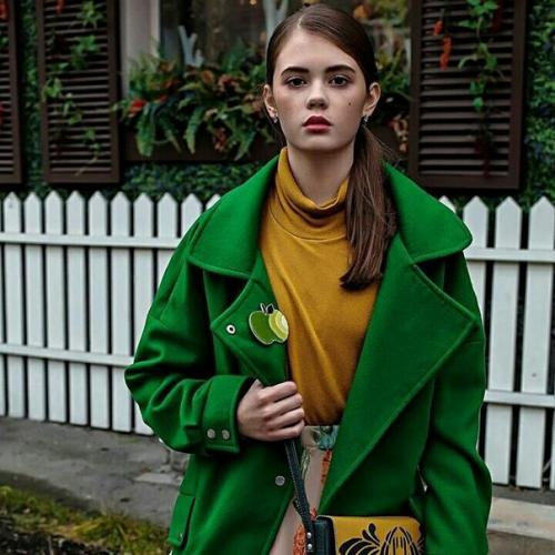 Для пополнения портфолио требуются модели на макияж или прическу/локоны (либо если есть желание на макияж и прическу). 02