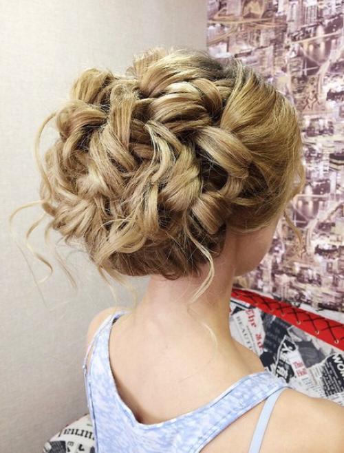 Всем привет?  Я дипломированный мастер парикмахер - стилист - визажист. 09