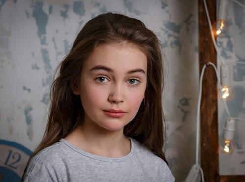 Для пополнения портфолио требуются модели на макияж или прическу/локоны (либо если есть желание на макияж и прическу). 04