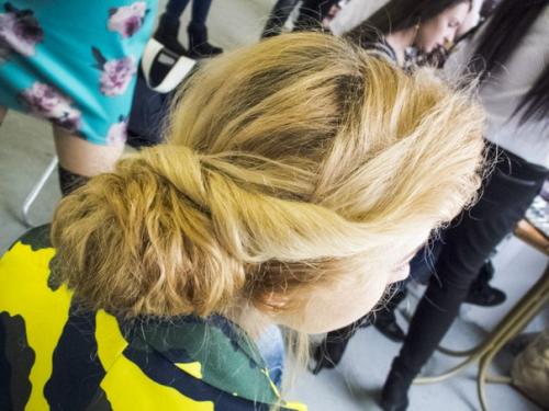 Я могу предложить: - прически (арт, вечерние, выпускные, свадебные и т. д. . укладки. 08