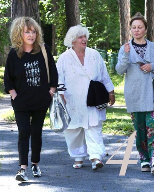 Давайте вот не будем использовать эту кокетливую формулировку немного за 30, когда речь идёт действительно о возрастных луках. 03