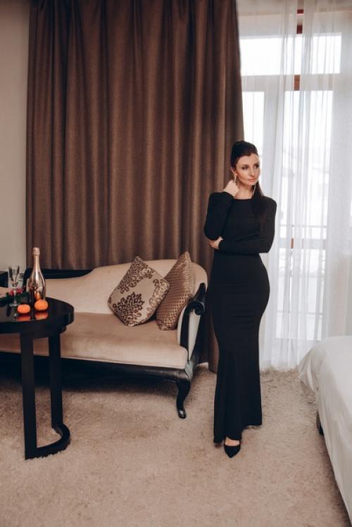 Настроение быть королевой, главное платье подобрать с интересной деталью. 03