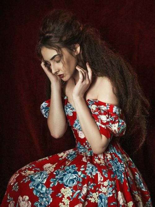 Я могу предложить: - прически (арт, вечерние, выпускные, свадебные и т. д. . укладки. 03