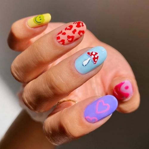 10 примеров маникюра, которые вам захочется повторить в 2022 году. 02