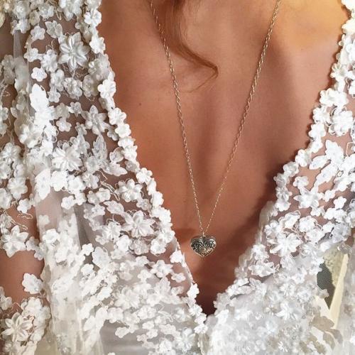 Зачем женщине нужны аксессуары и макияж? 01