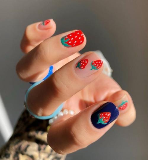 10 примеров маникюра, которые вам захочется повторить в 2022 году. 09