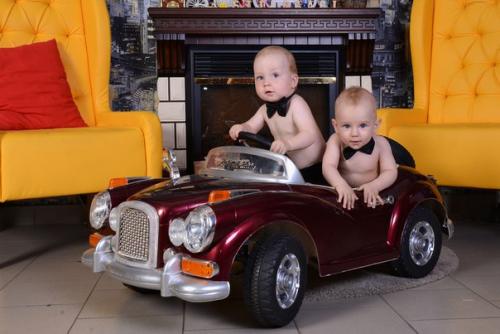 Регулярно провожу фотосессии в семейном салоне красоты Стильняги, в академическом районе. 09