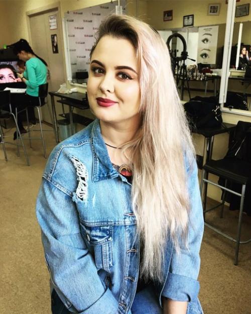 Девочки выпускницы!  Запись открыта? 01