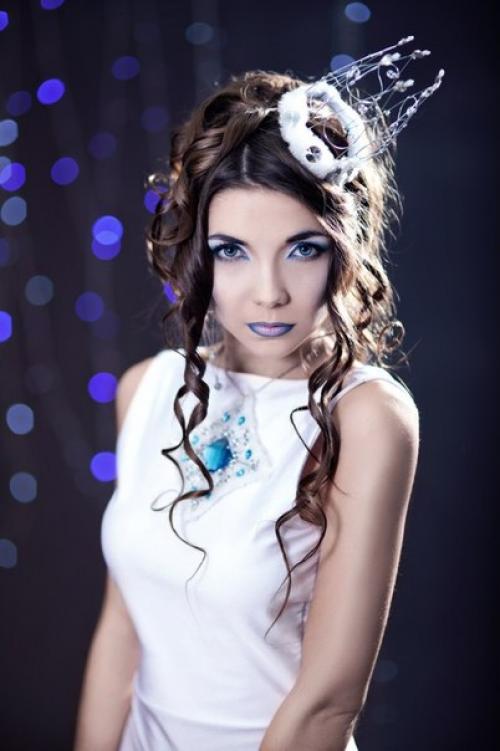 Приглашаю желающих принять участия в бесплатной фотосесии в образе Снежной Королевы. 02