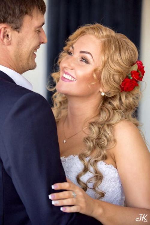 Вам свои услуги стилиста на любое торжество предлагаю! 01