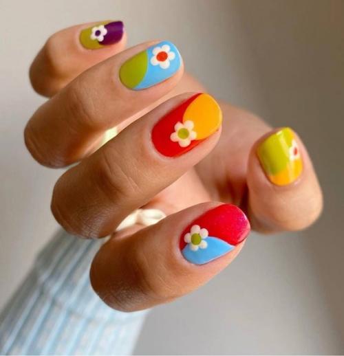 10 примеров маникюра, которые вам захочется повторить в 2022 году. 04