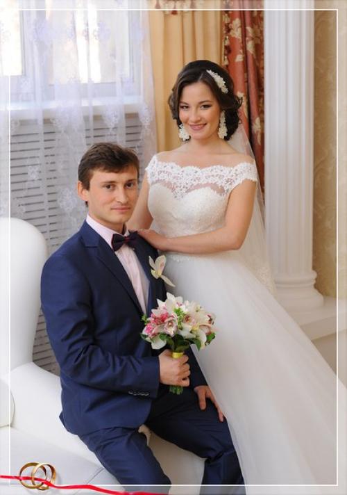 Потрясающая девушка, великолепное платье, эксклюзивная бижутерия, красивая прическа и макияж! 02