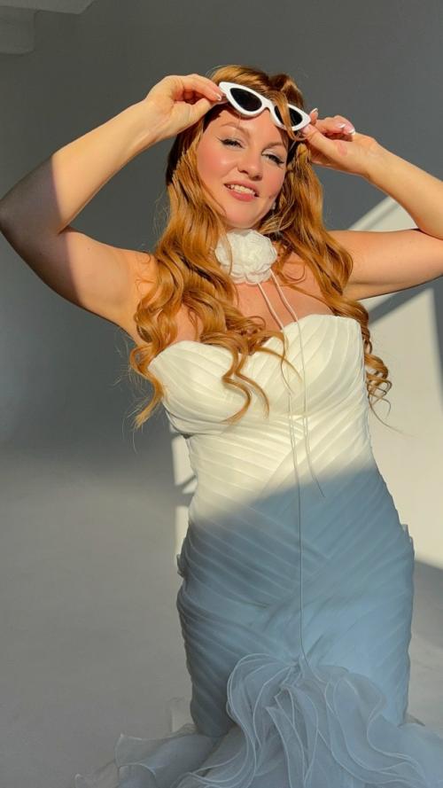 Бьюти съемка - это отличная возможность не просто обновить все свои аватарки в соцсетях, но и почувствовать себя настоящей моделью. 03