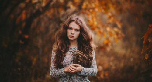 Для осенней фотосессии нужна модель с длинными волосами (желательно рыжего цвета). 02