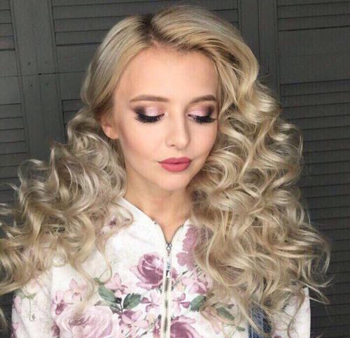 Мы ищем моделей для пополнения портфолио. 02