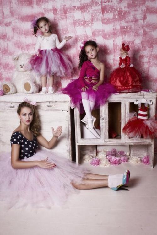 Вы хотите, чтобы ваша свадьба стала неповторимой и чтобы спустя много лет, просматривая фотоальбом, вы вспоминали какой же она была красивой? 01