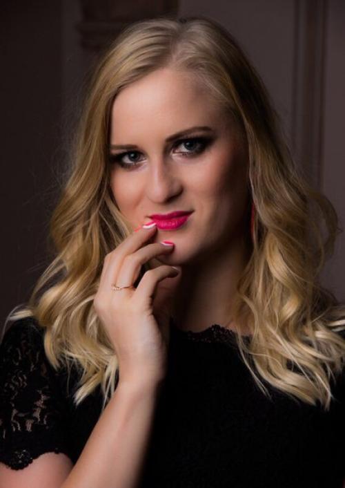 Ищу красивые лица для создания образа (макияж, прическа, фотосессия в студии) для пополнения портфолио. 02