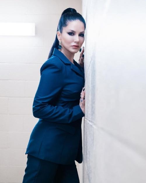 Новое. Санни Леоне в образе от стилиста - чандани мехта. 01