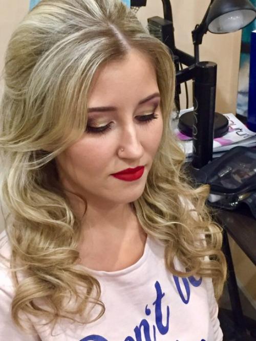 Прическа и макияж выполнены нашим несравненным мастером Юлией. 01