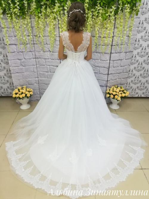 Свадебная модель с декоративной спинкой и шлейфом? 01