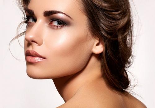 Образ невесты включает в себя множество незаменимых деталей: платье, туфли, прическу и, конечно же, макияж. 07 Образ невесты включает в себя множество незаменимых деталей: платье, туфли, прическу и, конечно же, макияж. 07