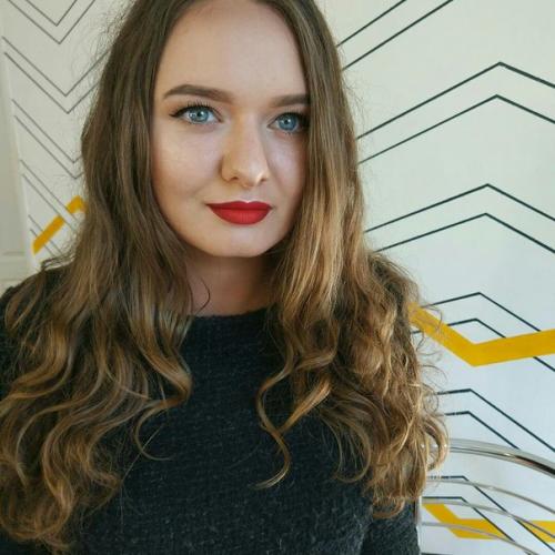 Дорогие девушки?  Предлогаю вашим услугам все виды причёсок и макияжа (вечерние, дневные. 01