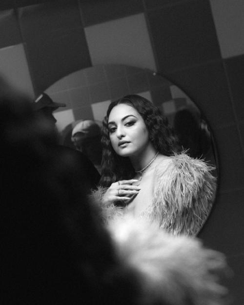 Новое. Сонакши синха в образе от стилиста - санам ратанси. 03