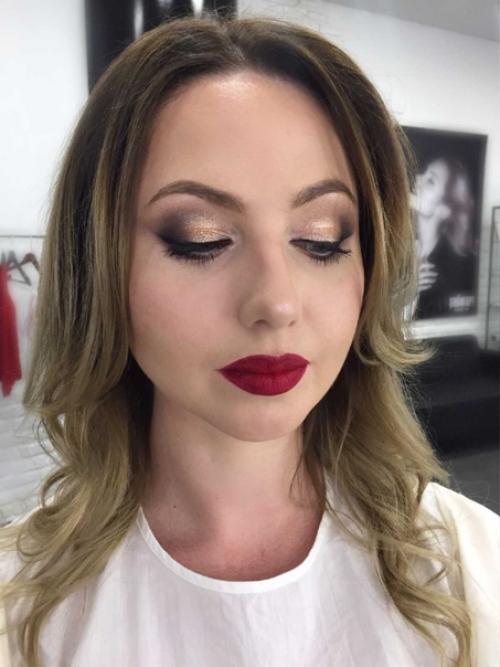 С удовольствием помогу вам стать еще красивее в любой особенный день для вас создам для вас полный образ! 04