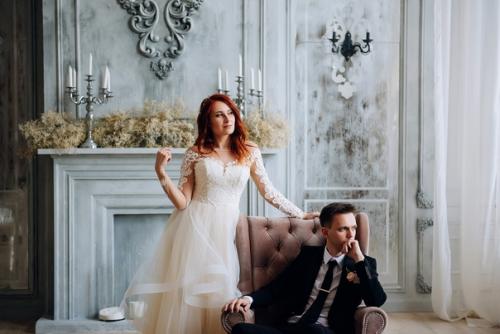 Делать свадебные фотосеты в студии начали сравнительно недавно. 04