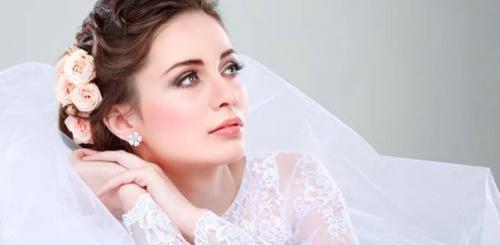 Образ невесты включает в себя множество незаменимых деталей: платье, туфли, прическу и, конечно же, макияж. 08 Образ невесты включает в себя множество незаменимых деталей: платье, туфли, прическу и, конечно же, макияж. 08