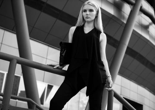 Ищу модель (худенькую девочку) на эту пятницу - субботу, которая готова взять затраты по аренде готового образа. 08