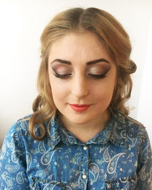 Девочки, по предновогодней акции провожу полный комплект преображения: коррекция и окрашивание бровок, макияж и причёска за 300 грн. 03