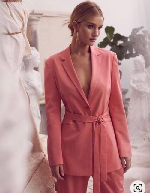 Добрый день!  Модель и фотограф в поисках стилиста/ визажиста. 01