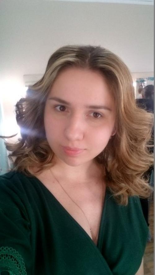 Модели на МАКИЯЖ и легкие прически нужны. 06