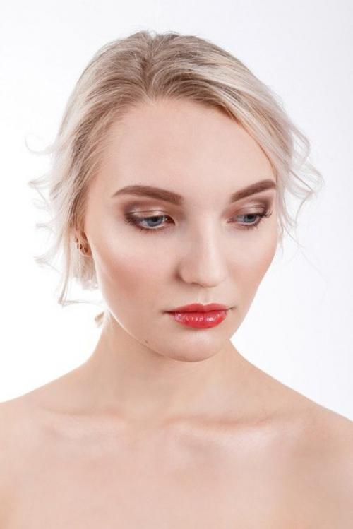 Внимание!  С октября в нашей любимой Rtstudio вы можете воспользоваться экспресс услугой - макияж и лёгкая укладка за один час! 01