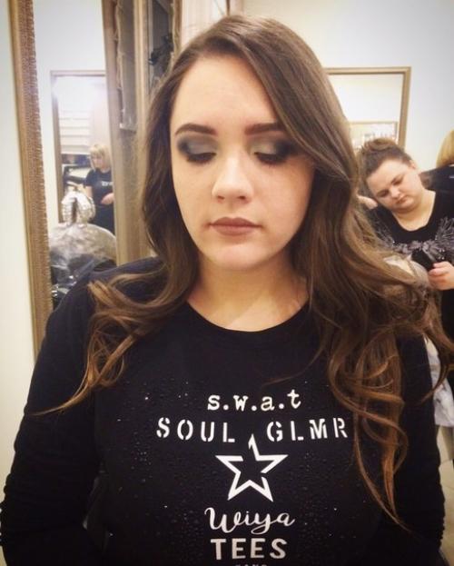 Доброго времени суток, меня зовут Алиса, я мастер визажист. 08 Доброго времени суток, меня зовут Алиса, я мастер визажист. 08