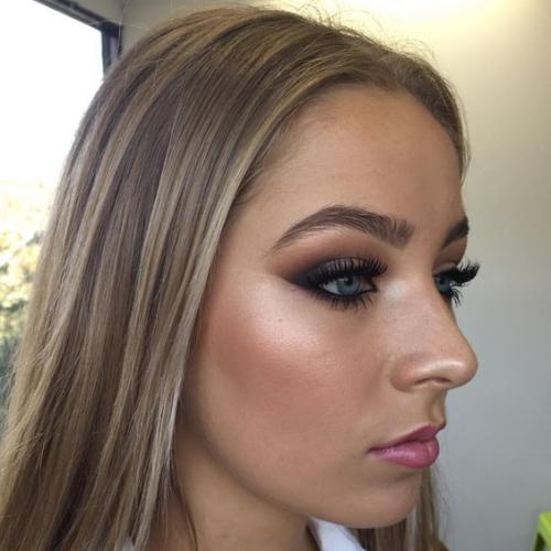 Здравствуйте!  Для пополнения портфолио ищу моделей: 06