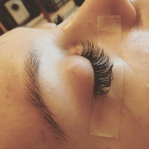 Требуются модели?  На наращивания ресниц, для отработки скорости, любой объем 500 р? 06