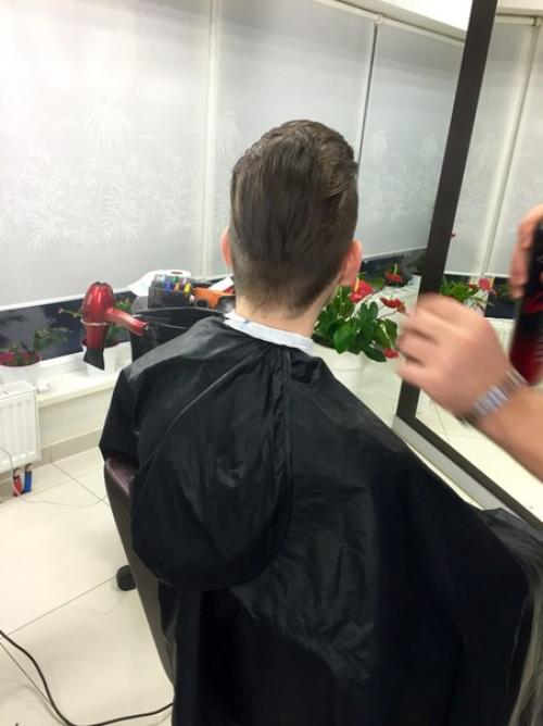 Backstage работа над образом моделей в нашем салоне. 03