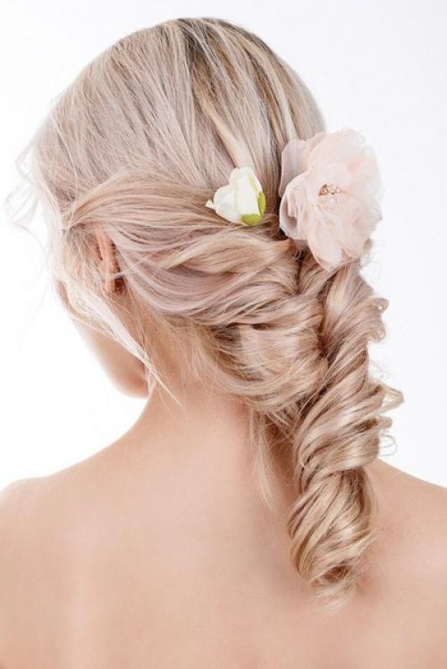 Внимание!  С октября в нашей любимой Rtstudio вы можете воспользоваться экспресс услугой - макияж и лёгкая укладка за один час! 02