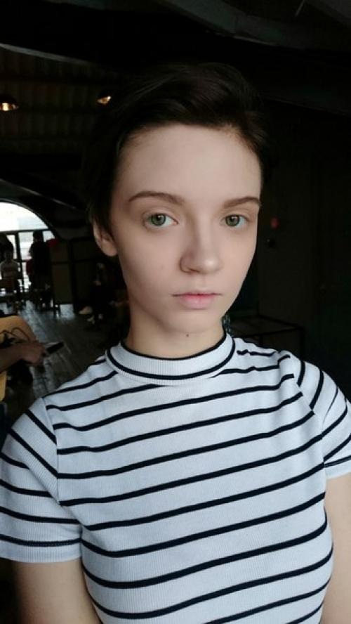 Модели на МАКИЯЖ и легкие прически нужны. 08